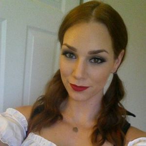 Meet your Posher, Casandra